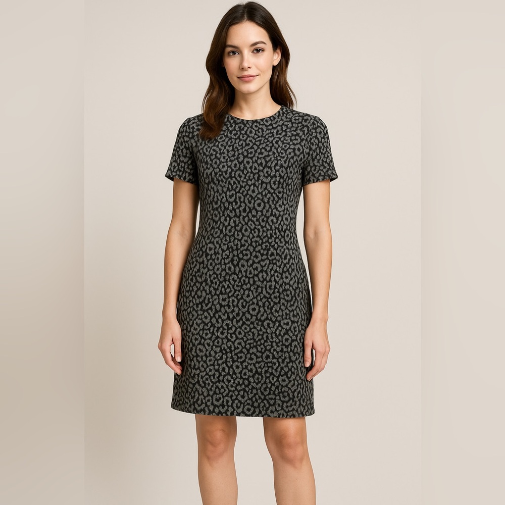 🖤 Calvin Klein Women’s Leopard Jacquard Knit Dress – Size 4
Excellent Condition